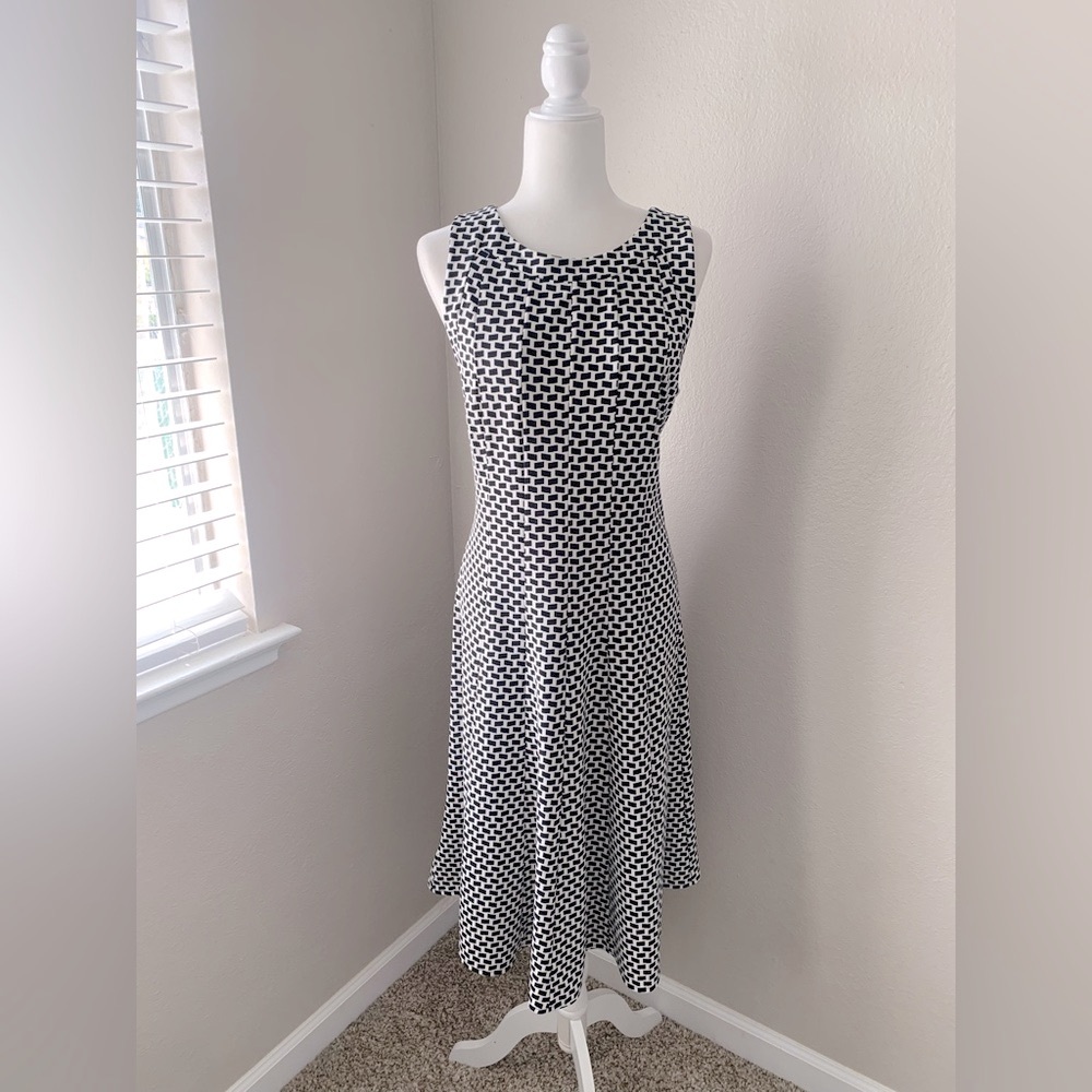 Sleeveless Black & White Patterned Midi Dress